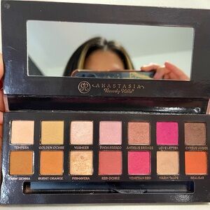 Anastasia Beverly Hills Modern Renaissance Eyeshadow Palette